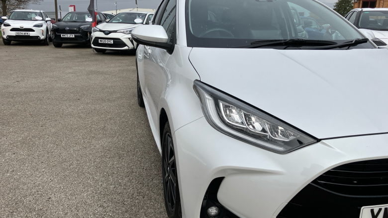 Toyota Yaris 1.5 Hybrid Design 5dr CVT Hybrid Hatchback